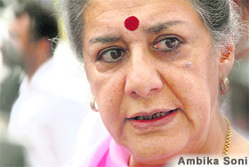 ambika soni feet 4