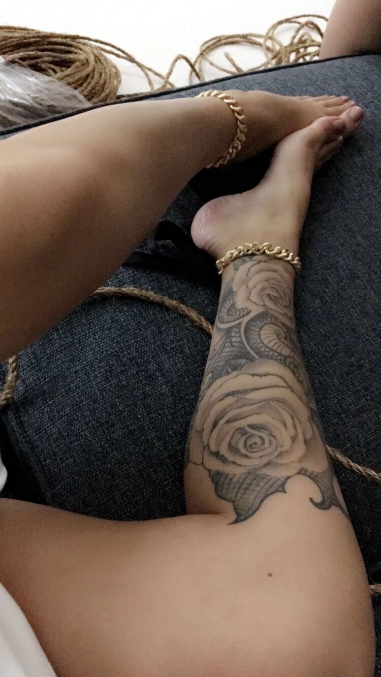 amina blue feet