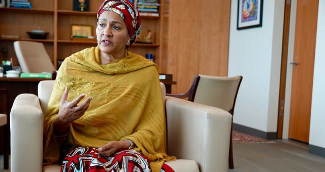 amina mohammed feet 3