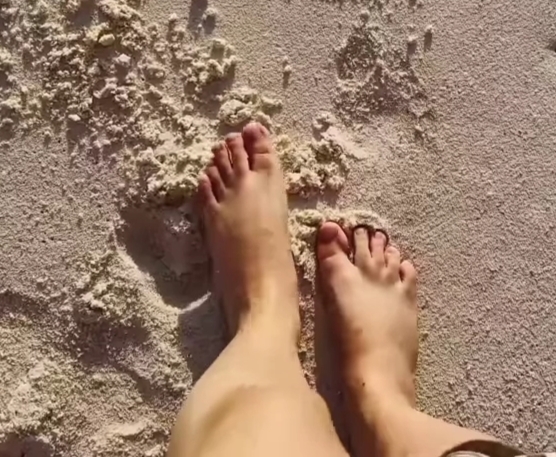 amulya feet 2