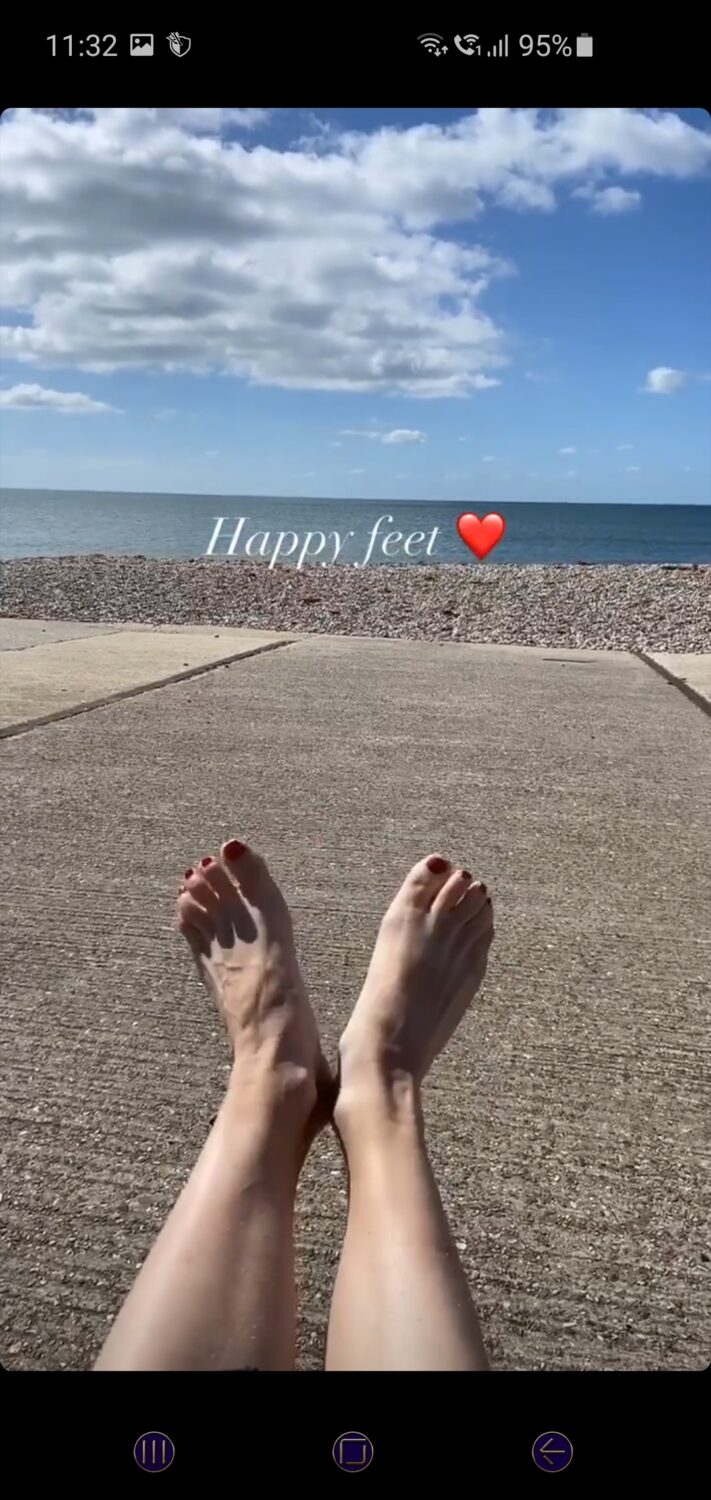 amy lennox feet