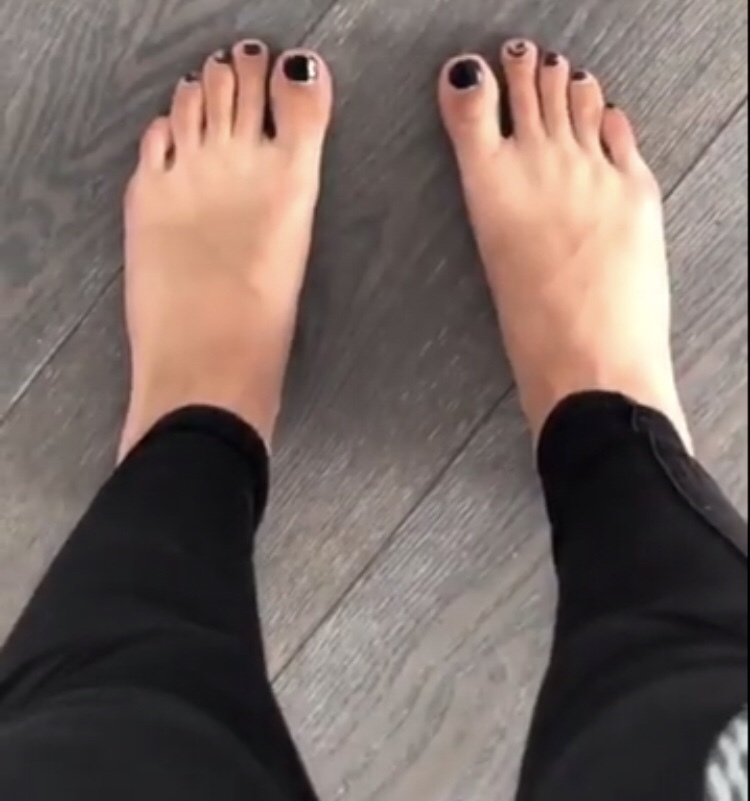 amy nelson feet 3