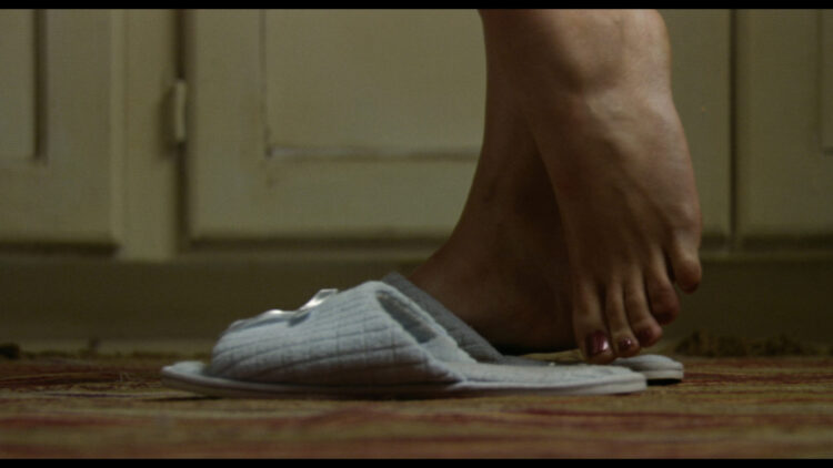 amy smart feet 3 scaled