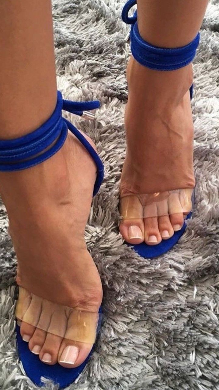 ana chi feet