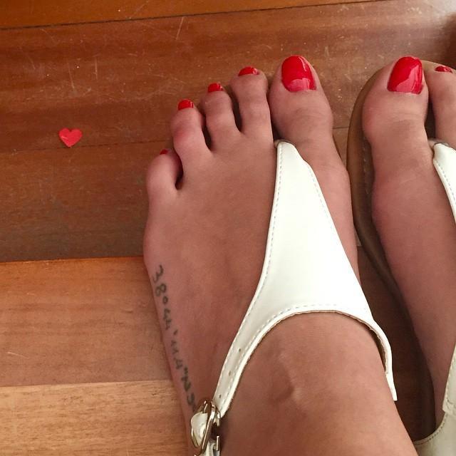 ana malhoa feet 5