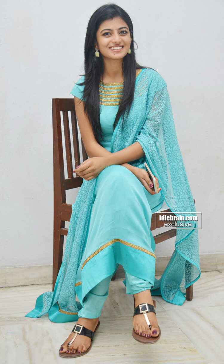 anandhi feet