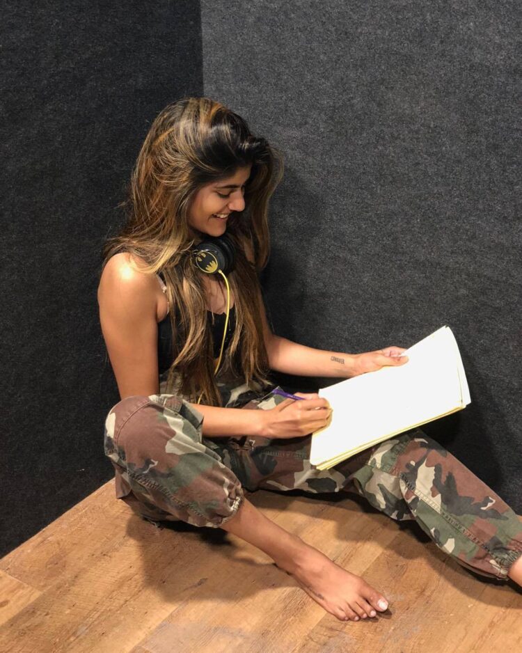 ananya birla feet