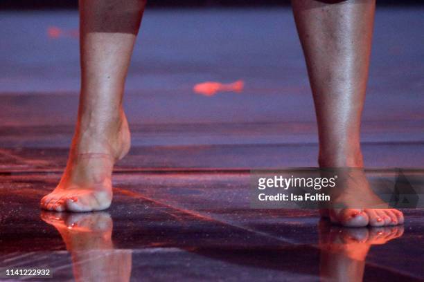 andrea berg feet