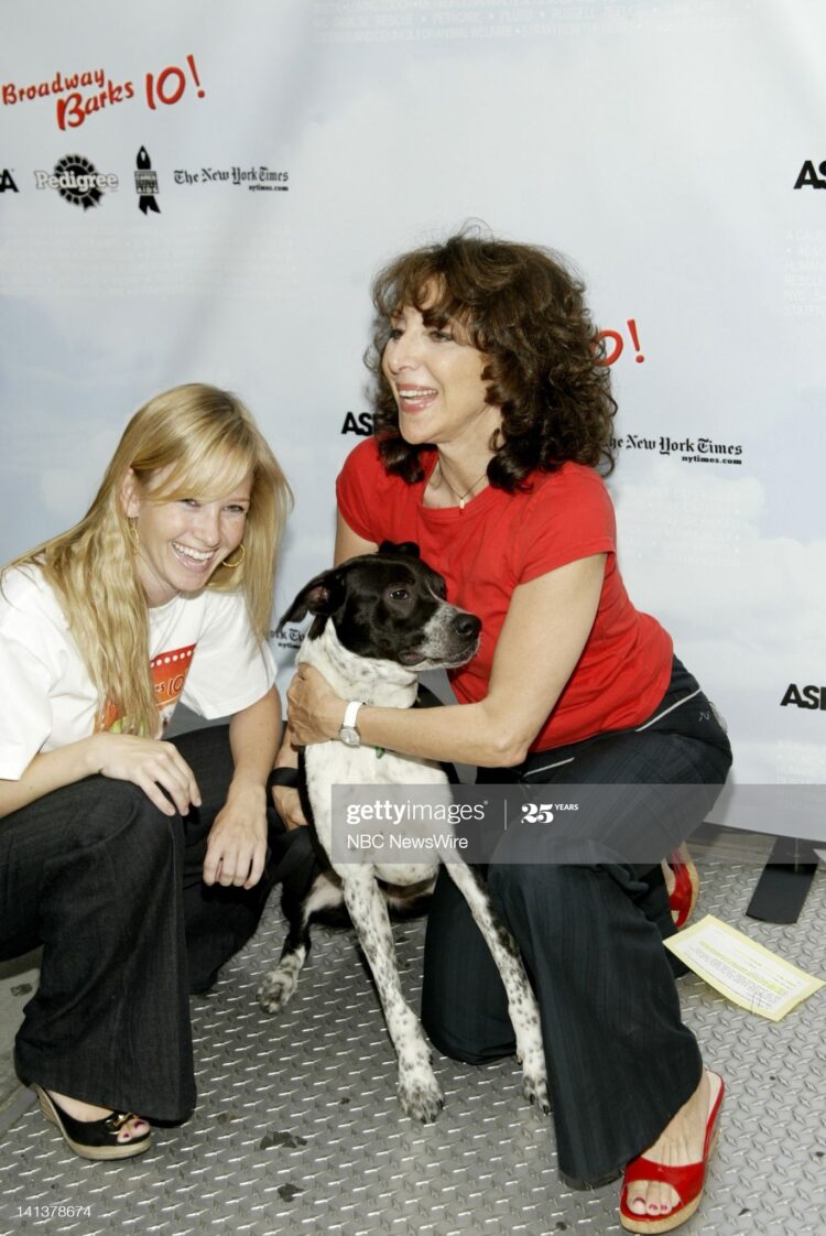 andrea martin feet 3