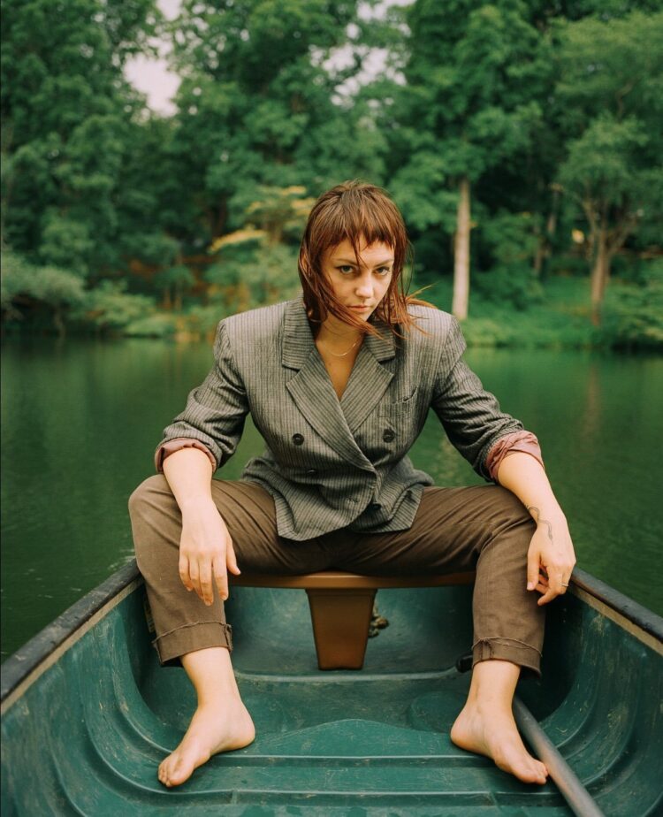 angel olsen feet 1