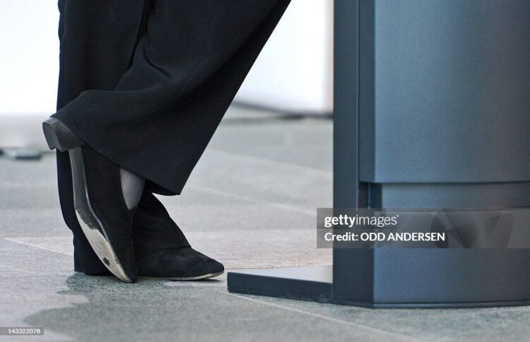 angela merkel feet 1