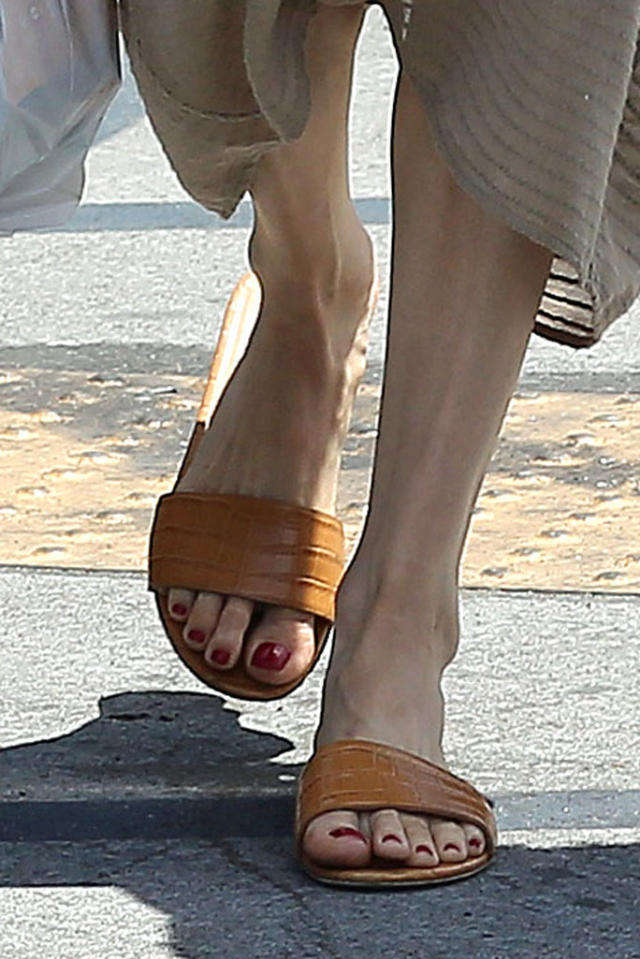 angelina jolie feet 1