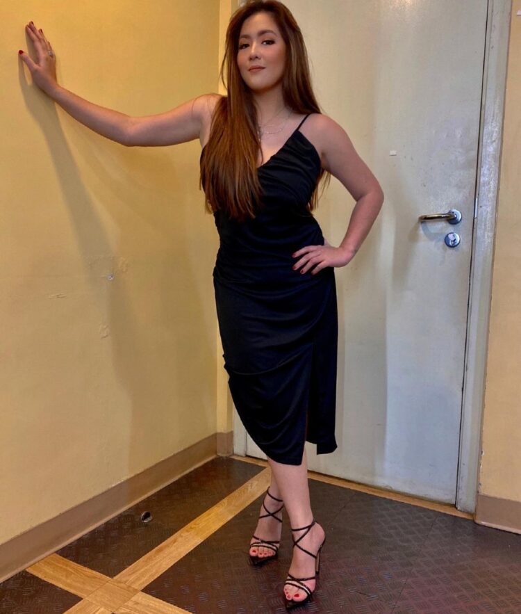 angeline quinto feet 2