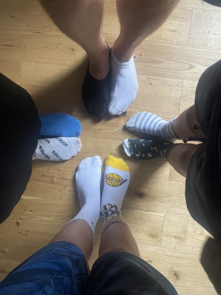 aniamags feet 6