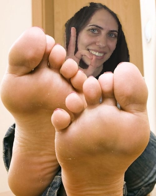 anita sarkeesian feet 6