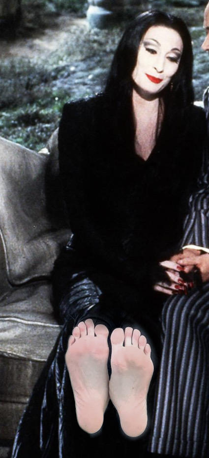 anjelica huston feet 6