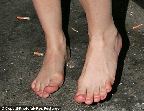 anna friel feet