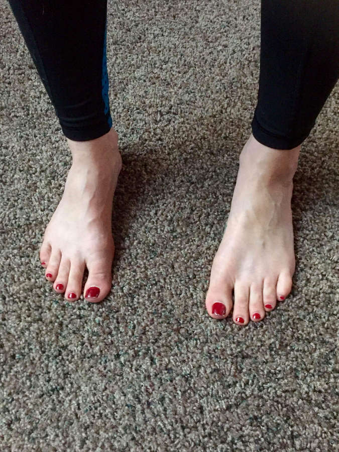 anna prosser feet 5