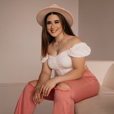 annalise logan feet 4