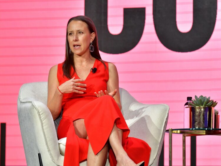 anne wojcicki feet 4