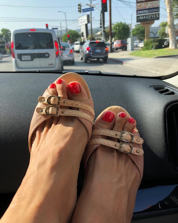 annet mahendru feet