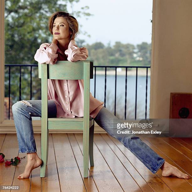 annette bening feet 5