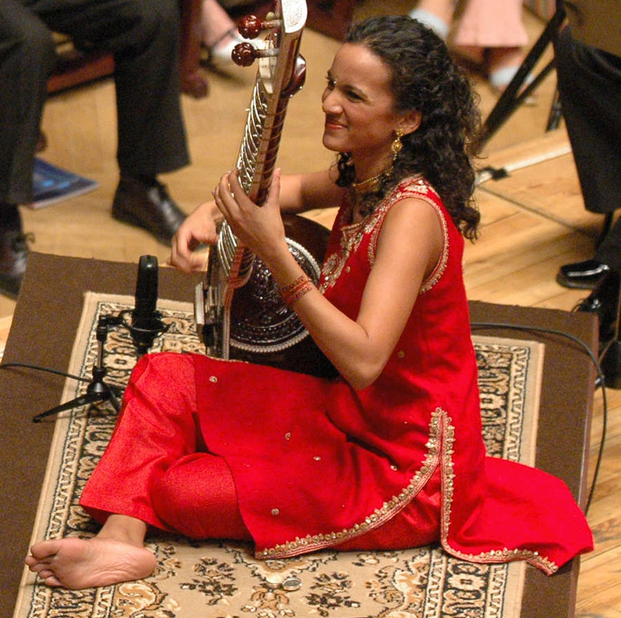 anoushka shankar feet 6