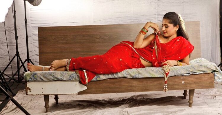 anushka shetty feet 3