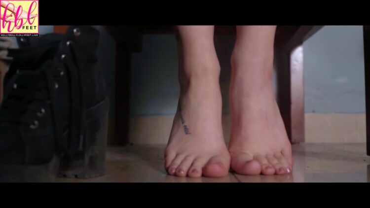 anushka singh feet 3