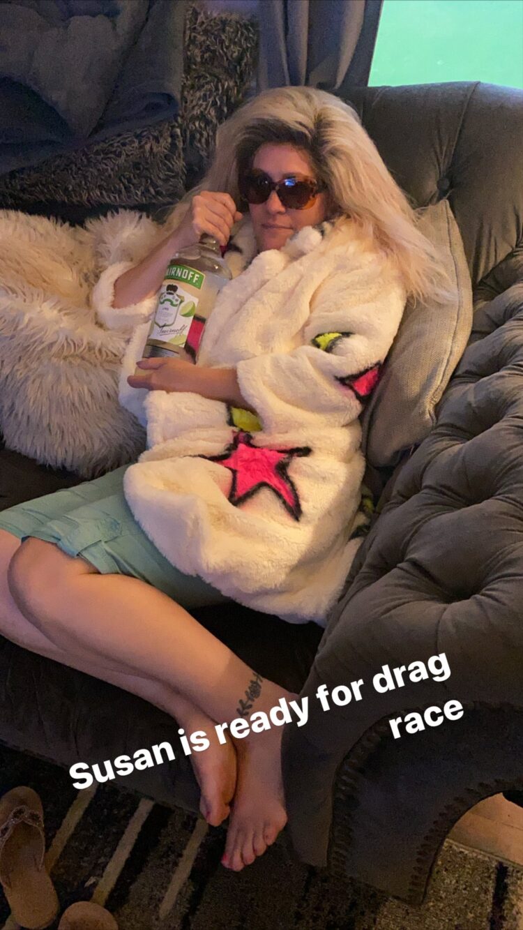 ariel versace feet