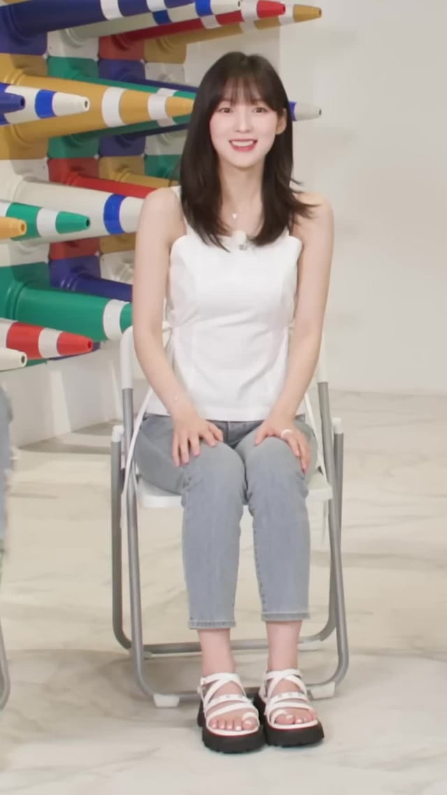 arin feet 4