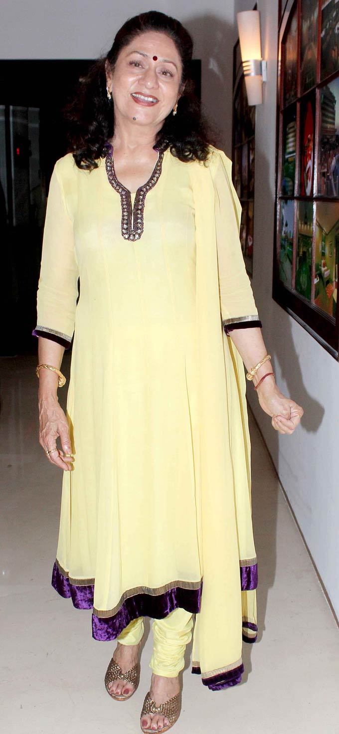 aruna irani feet 3