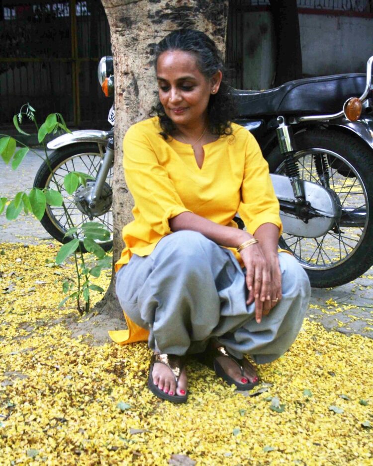 arundhati roy feet 1