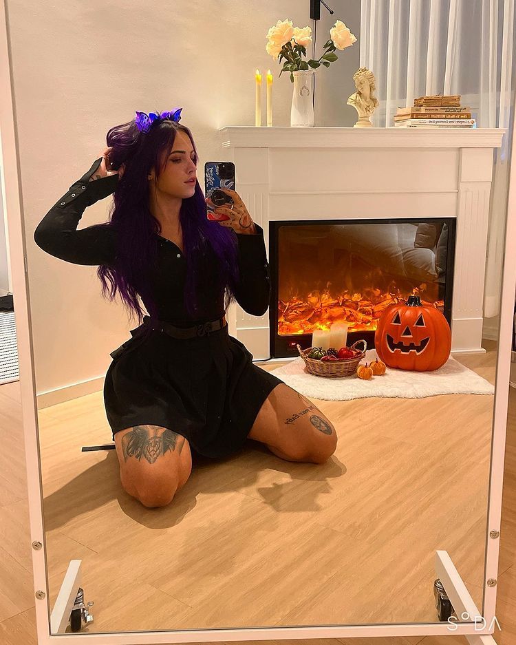 ashley mariee surcombe feet 3