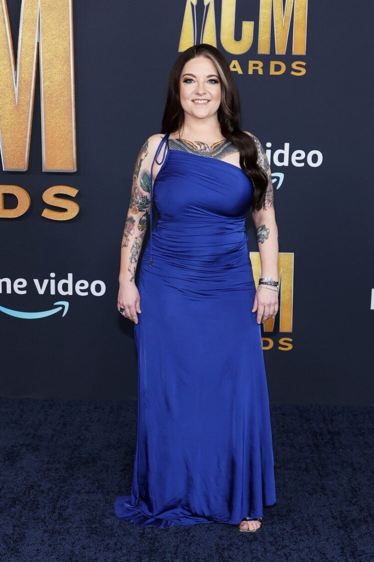 ashley mcbryde feet