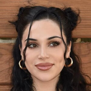 aslihan akinci feet 3