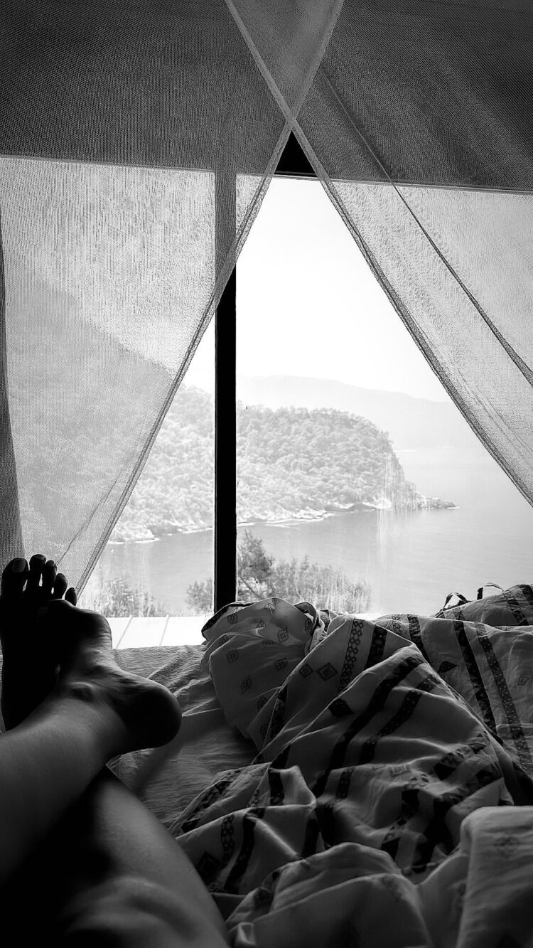 aslihan gurbuz feet 3