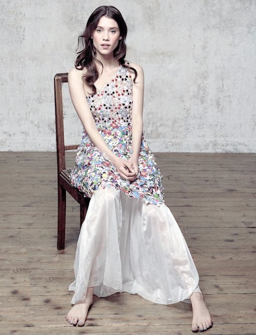 astrid berges frisbey feet 1