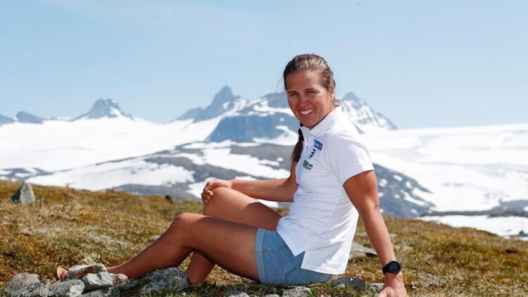 astrid uhrenholdt jacobsen feet 4