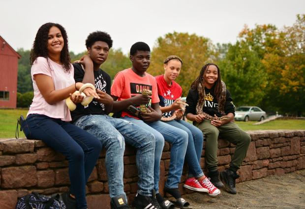 astuanta niang feet 4