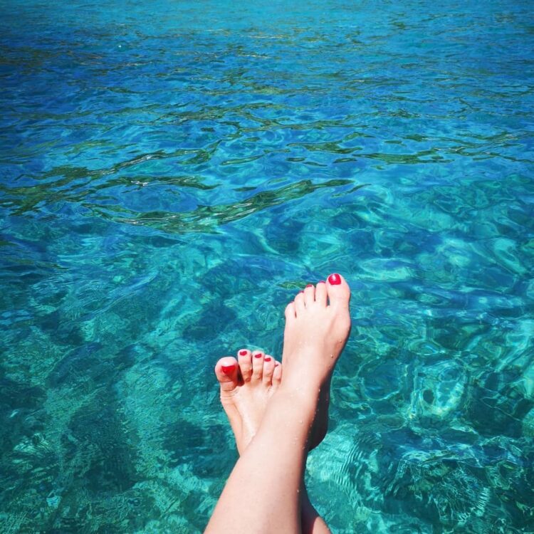 asya atakishiyeva feet