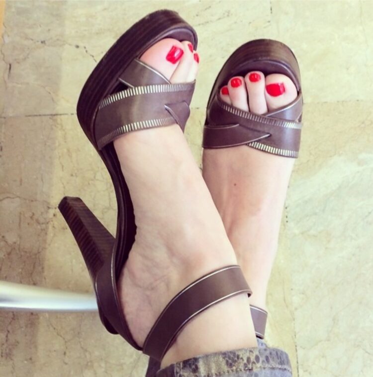 atala sarmiento feet 1