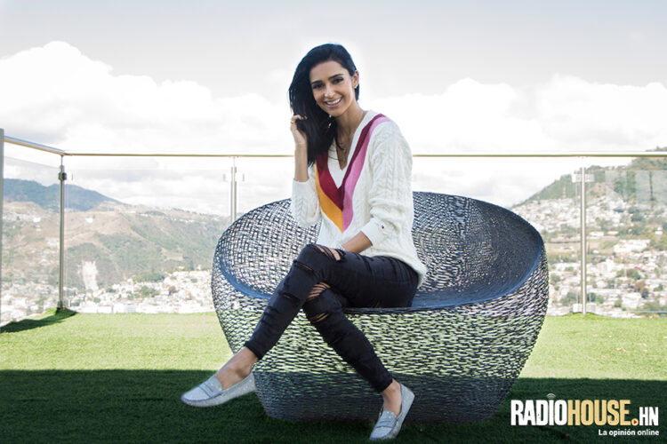 atenas hernandez feet