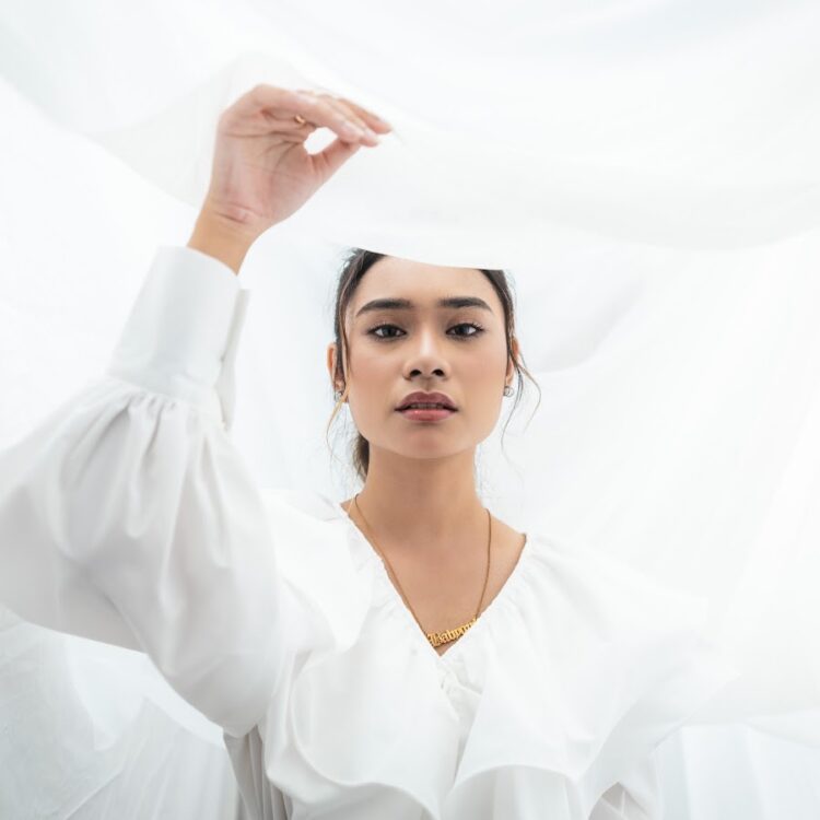 athalia buswani feet 5