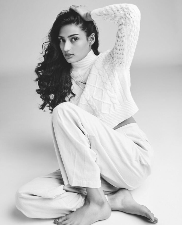 athiya shetty feet 2