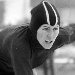 atje keulen deelstra feet 1