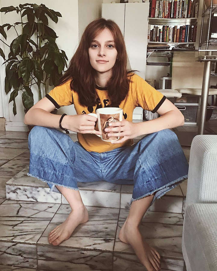 aubrey peeples feet 1