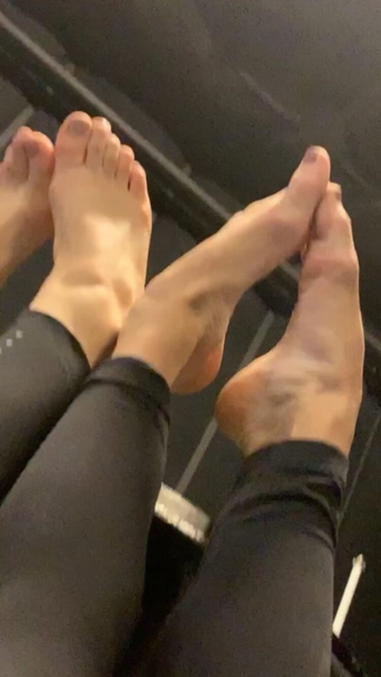 audrey case feet 1