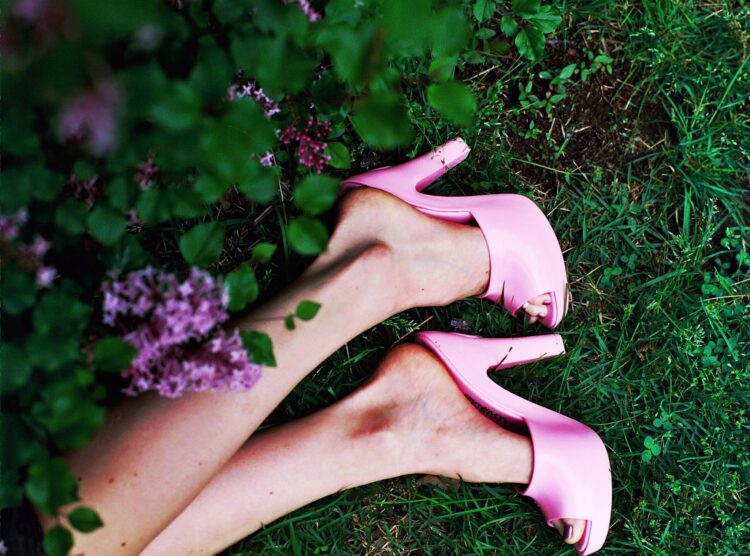 audrey kitching feet 1