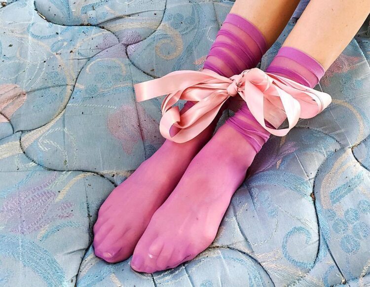 audrey kitching feet 4